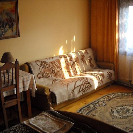 Smerekova Hata Yasinia Bagian luar foto